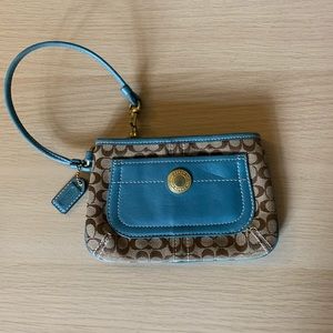Coach wristlet - Teal